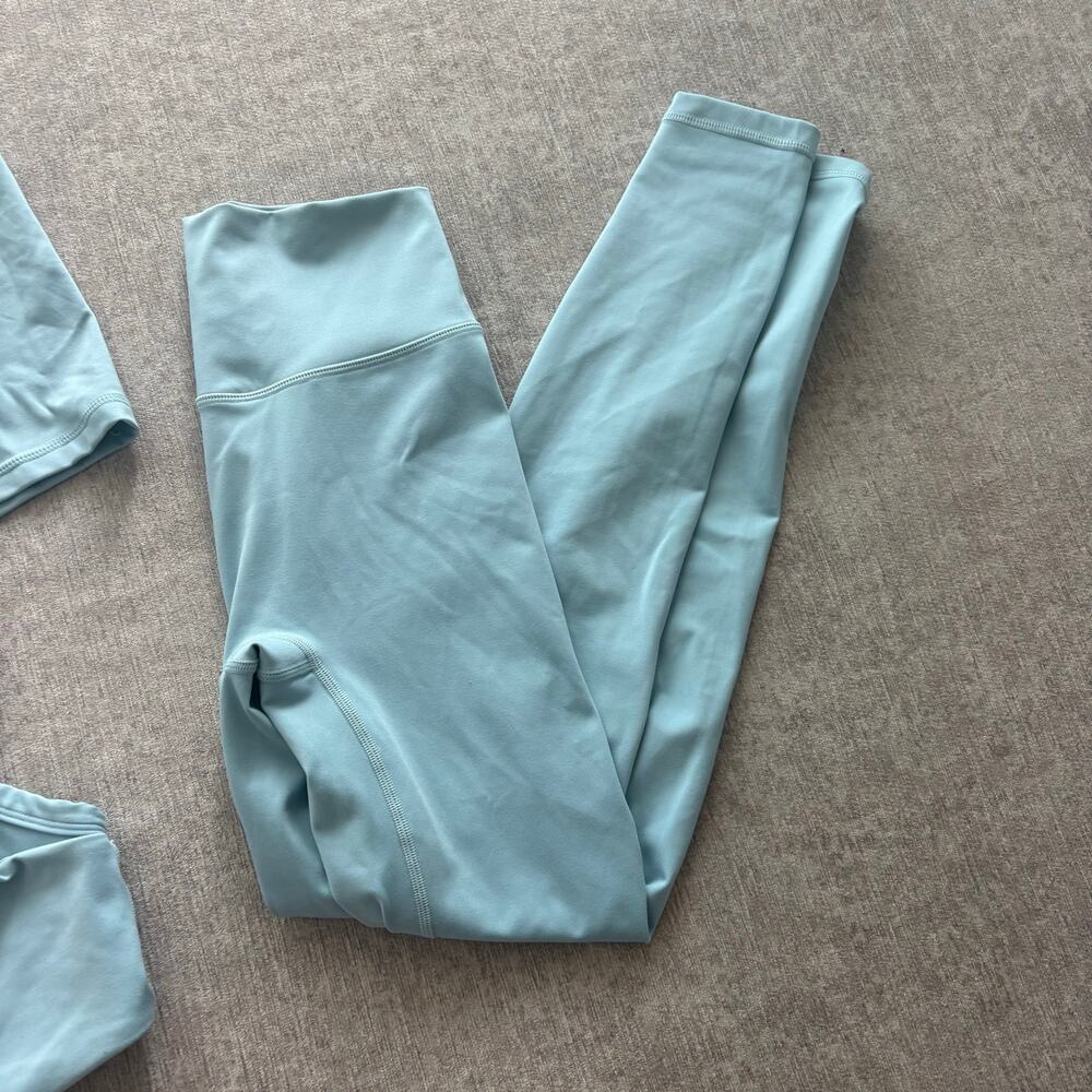 Form Light Blue Workout Set - Picture 4 of 6